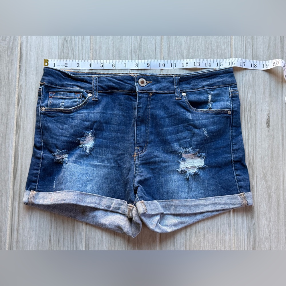 Wax Jean Shorts Size Large